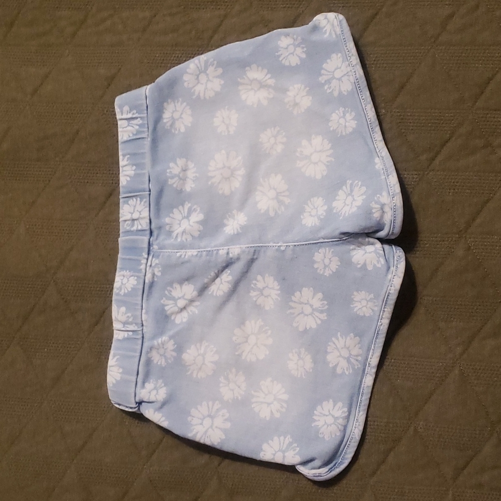 Shorts - Picture 2 of 3